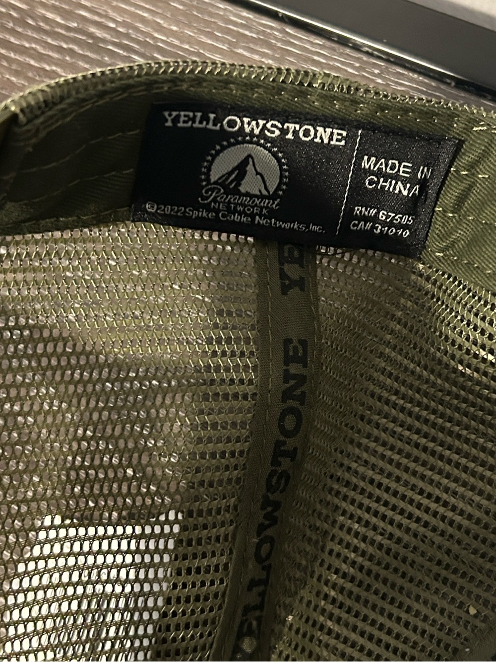 Yellowstone Dutton Ranch camo trucker hat NWT - Picture 5 of 6